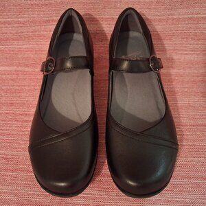 Dansko Fawna Mary Jane Flats Black Size 37 W (6.5-7)